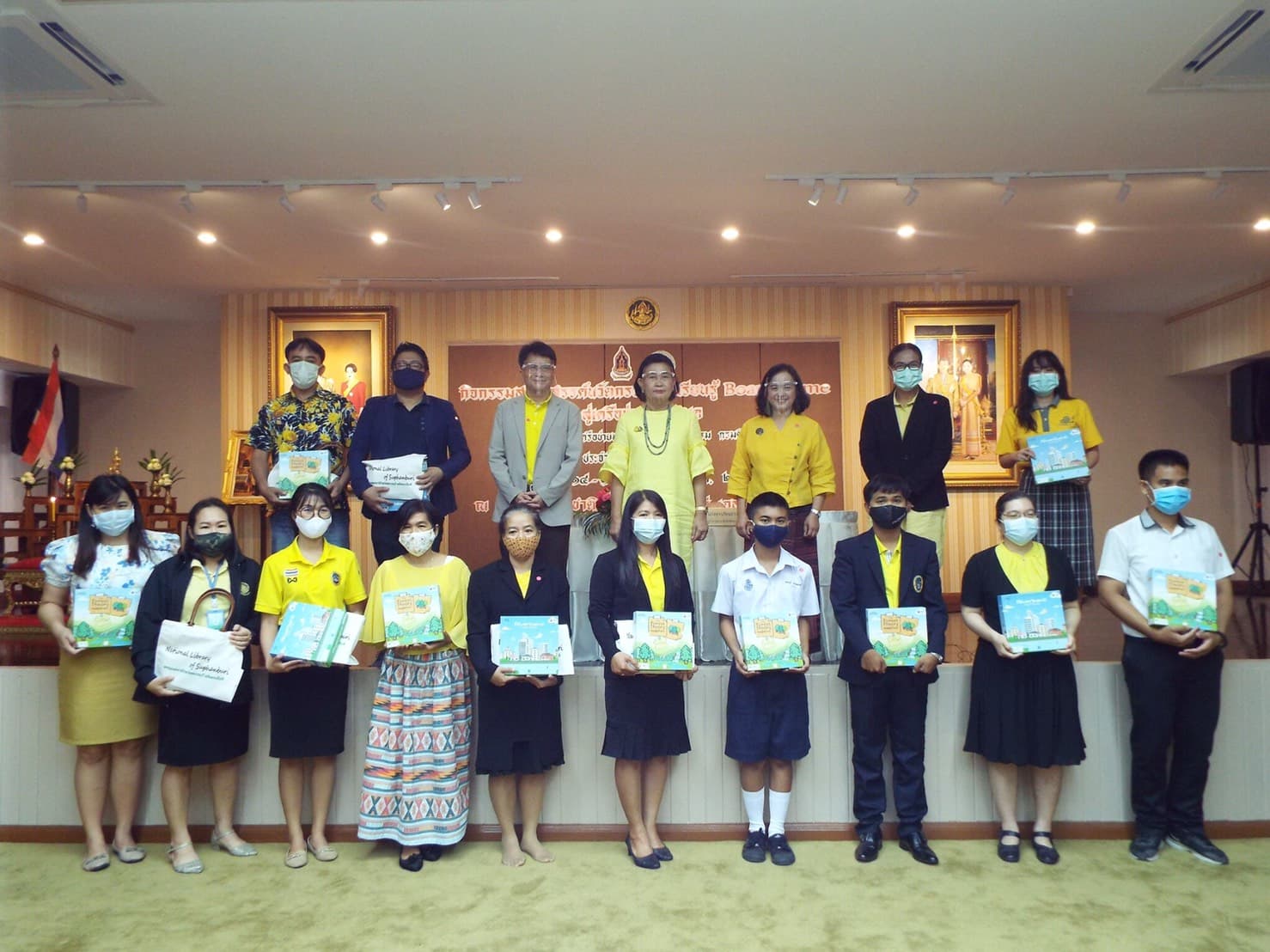 Sea (Thailand) grants board games from 'Gifts from Dad' project (1)