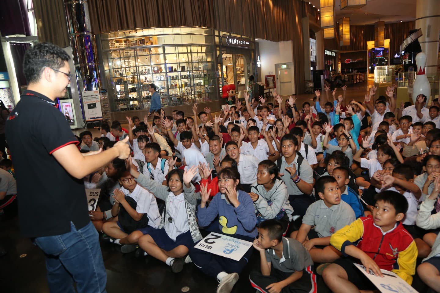 AirPay Thailand brings laughter to school for the deaf (2)