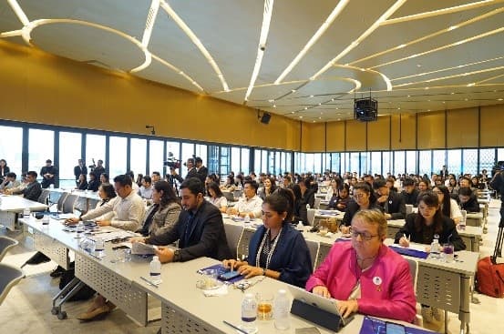 Sea (group) held an event and panel discussion on the topic of “Youth and Entrepreneurship in Thailand 4.0” (2)