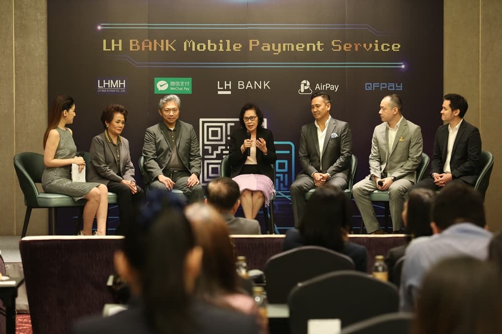 AirPay (Thailand) joins the partnership press conference held by LH Bank (2)