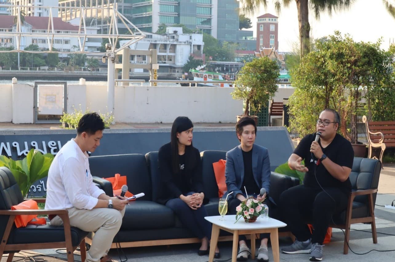 AirPay (Thailand) joins a panel discussion “Ubiquitous U-Learn We Share” by Thammasat University. (1)