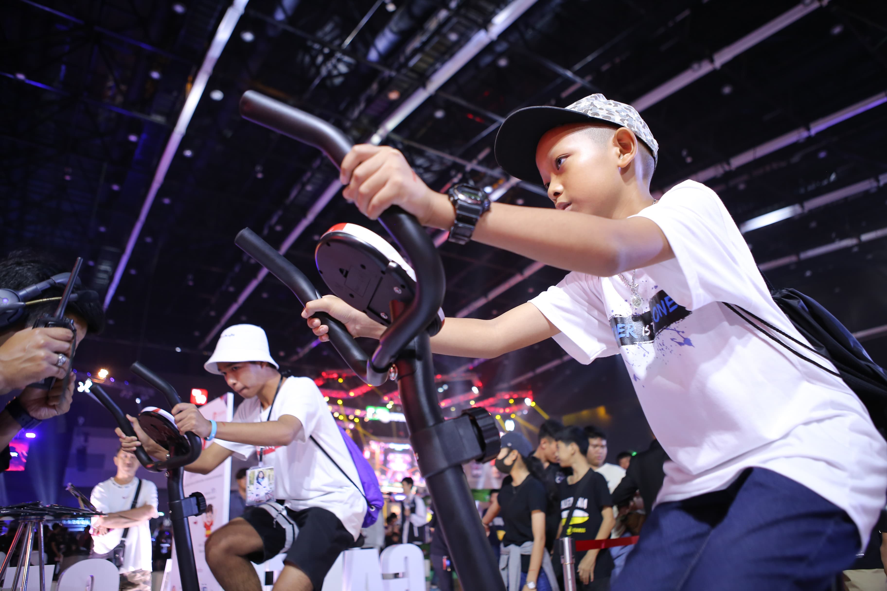 Give Back to Society with "Garena Get & Give" (3)