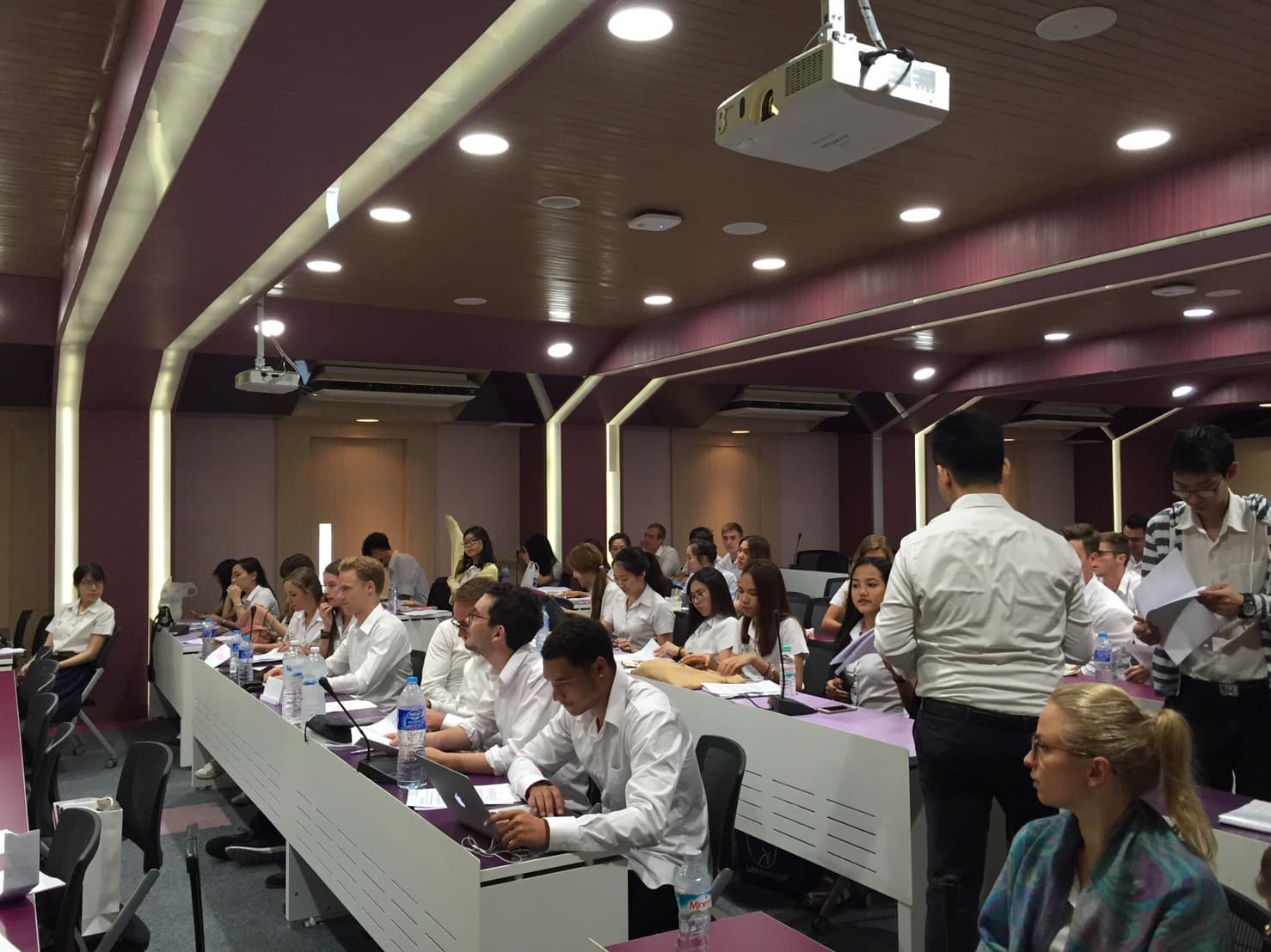 Garena brings online gaming course into classroom (1)
