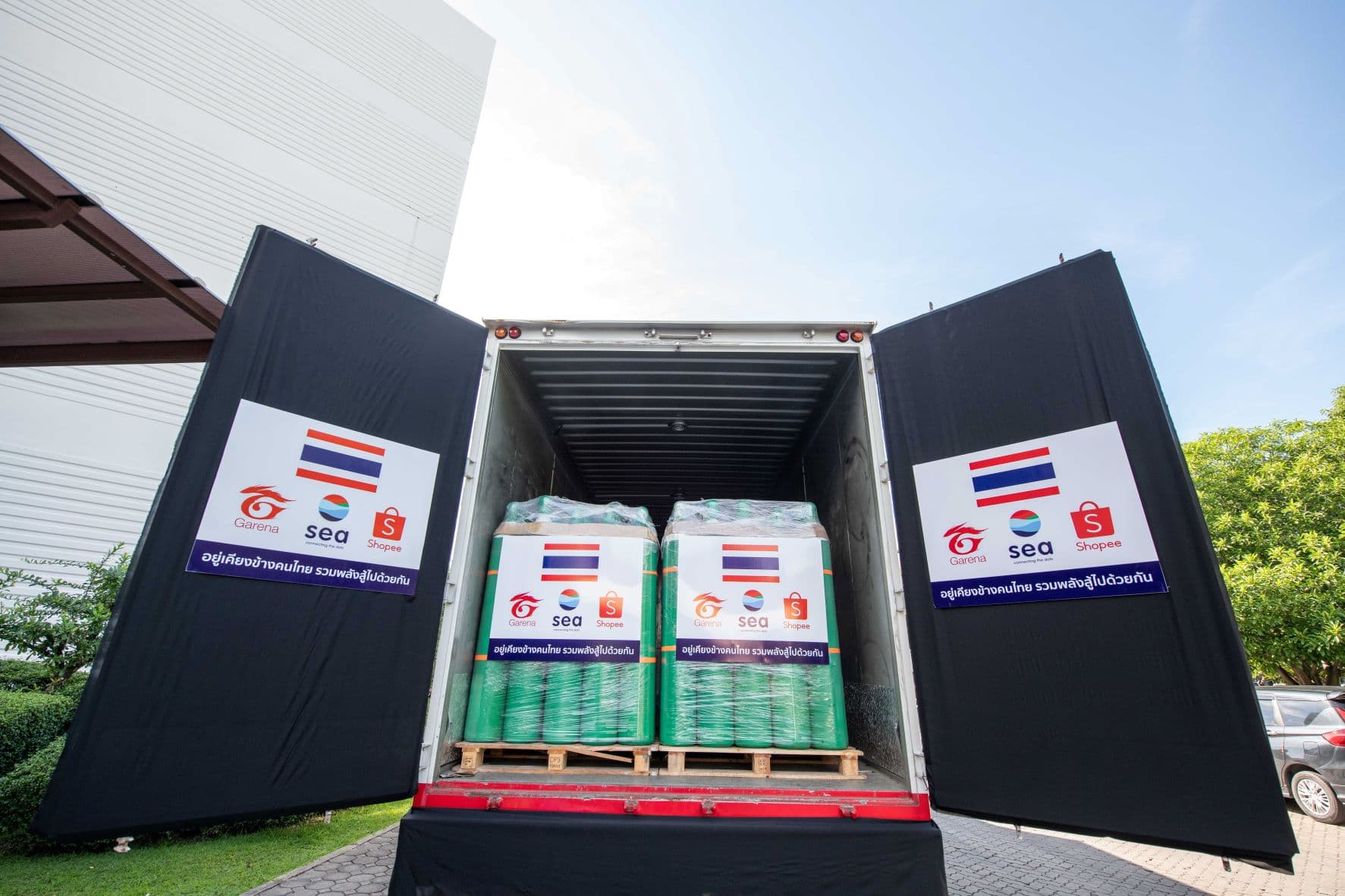 Sea (Group) donates 2,000 oxygen cylinders to Thailand (4)