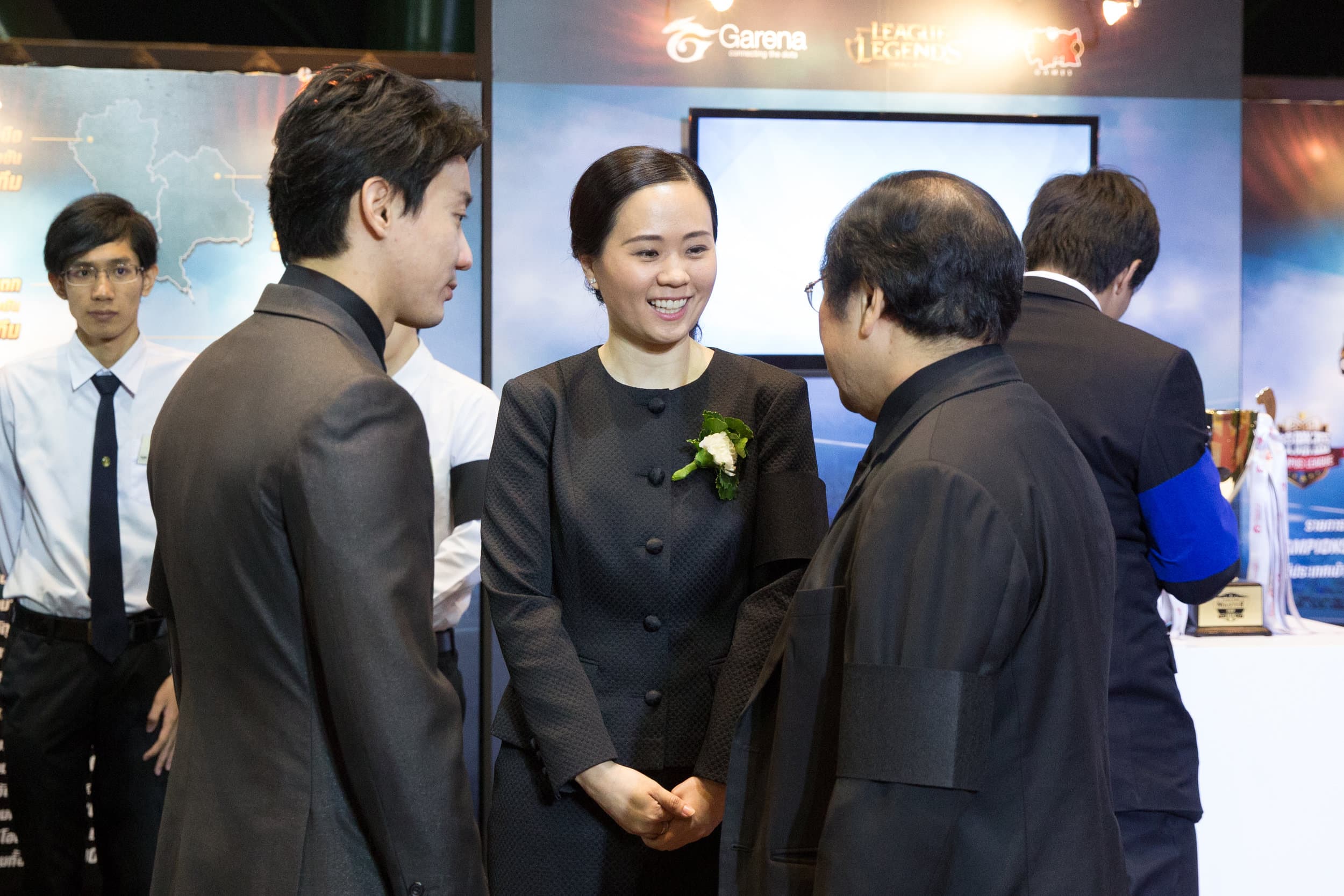 HRH Princess Sirindhorn visits Garena eSports exhibition (3)