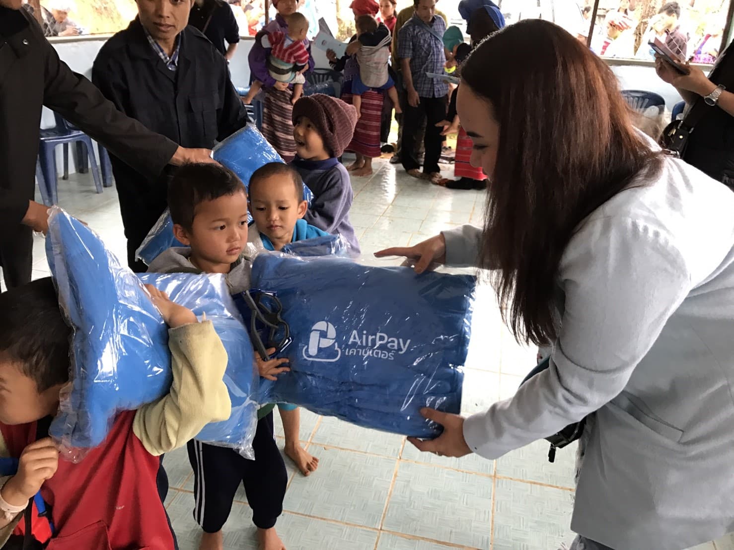 Donations from AirPay Counter for tribal community in Chiang Mai (3)