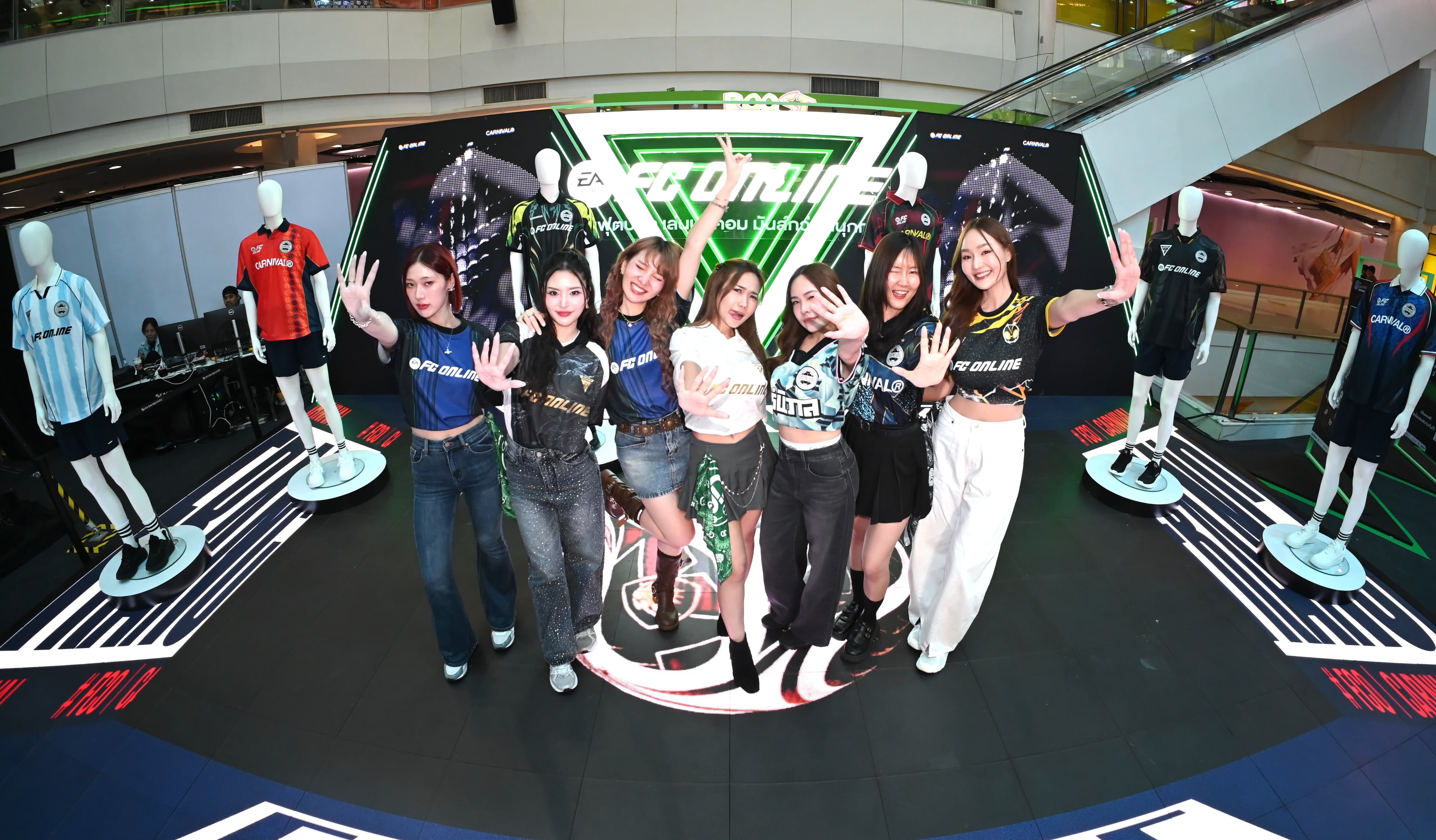 EA Sports™ FC Online Celebrates 8th Anniversary with Manchester United Legend Eric Cantona in Thailand (6)