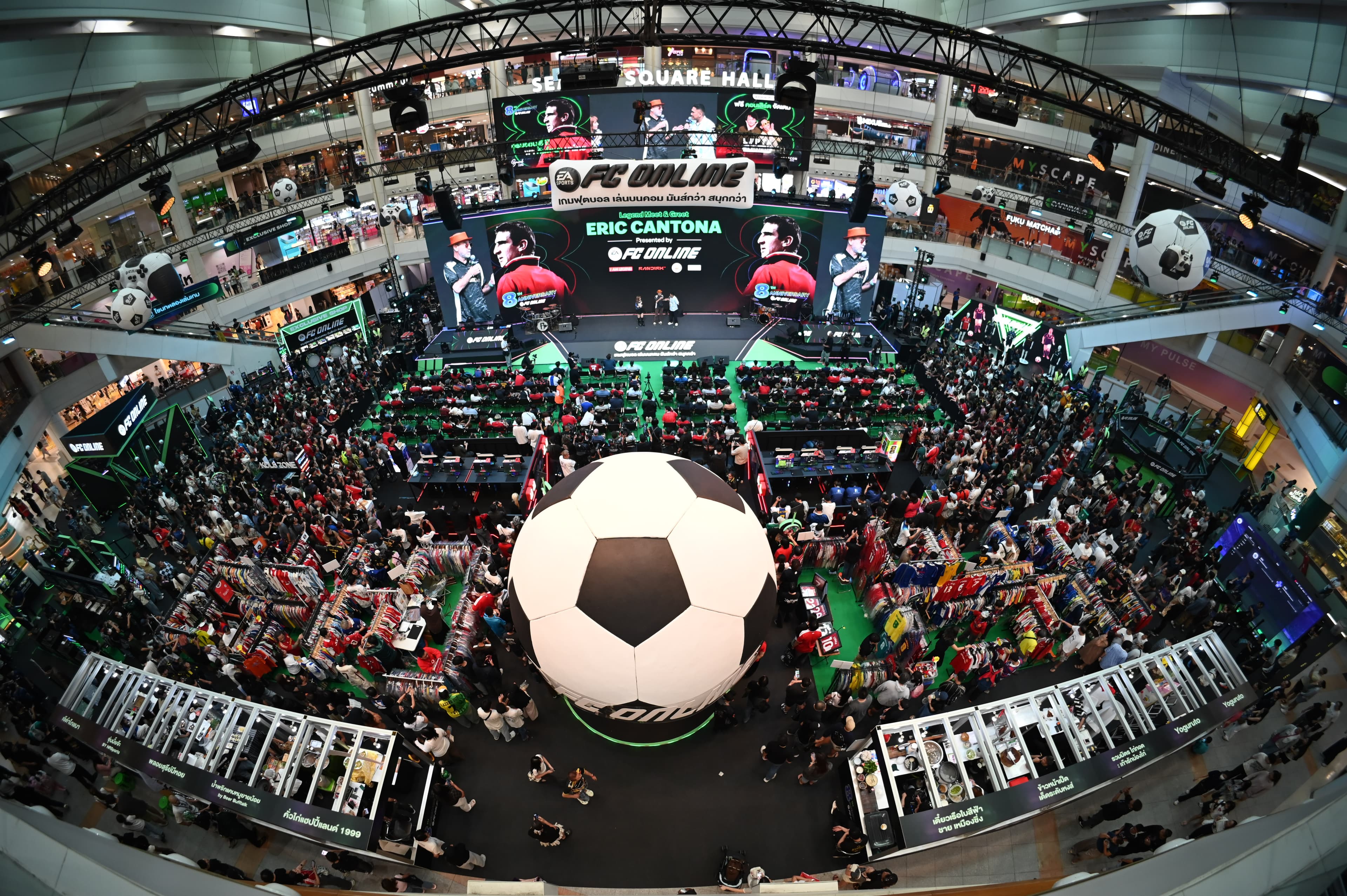 EA Sports™ FC Online Celebrates 8th Anniversary with Manchester United Legend Eric Cantona in Thailand (7)