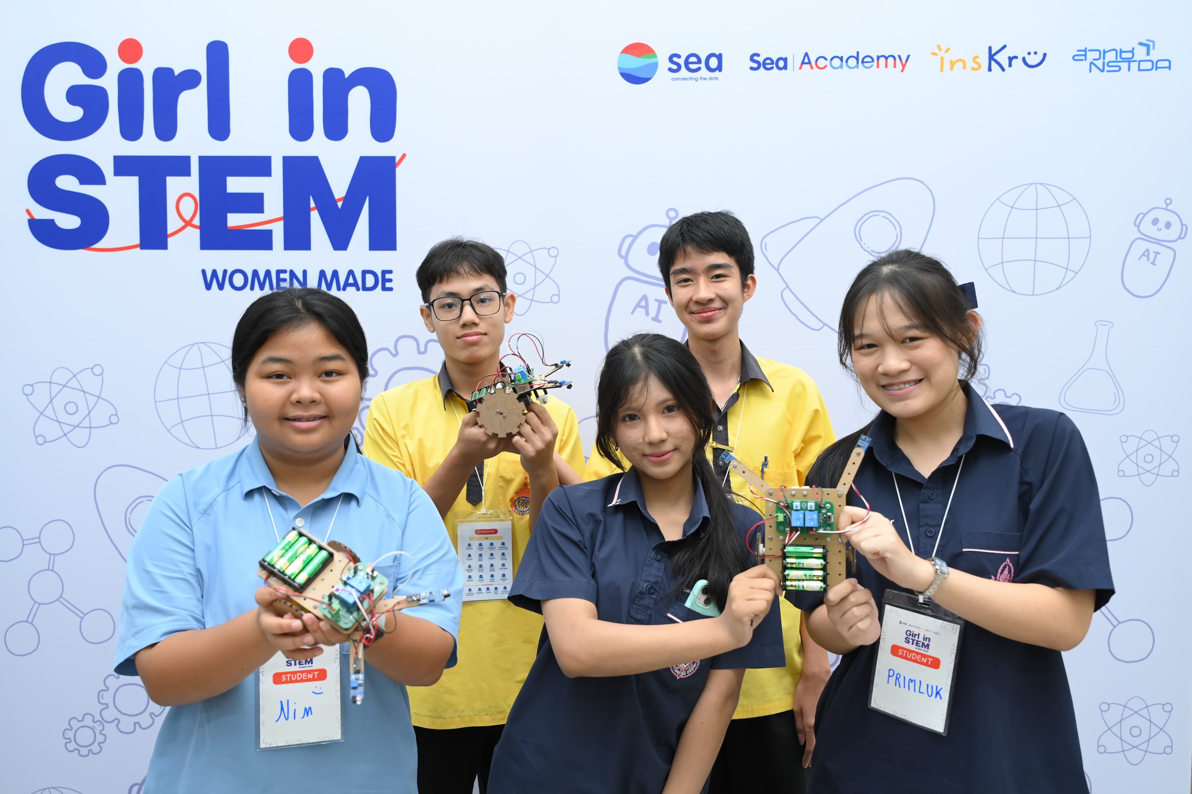 'Women Made: Girl in STEM 2026' sparks Female Students' Interest in STEM Careers (1)