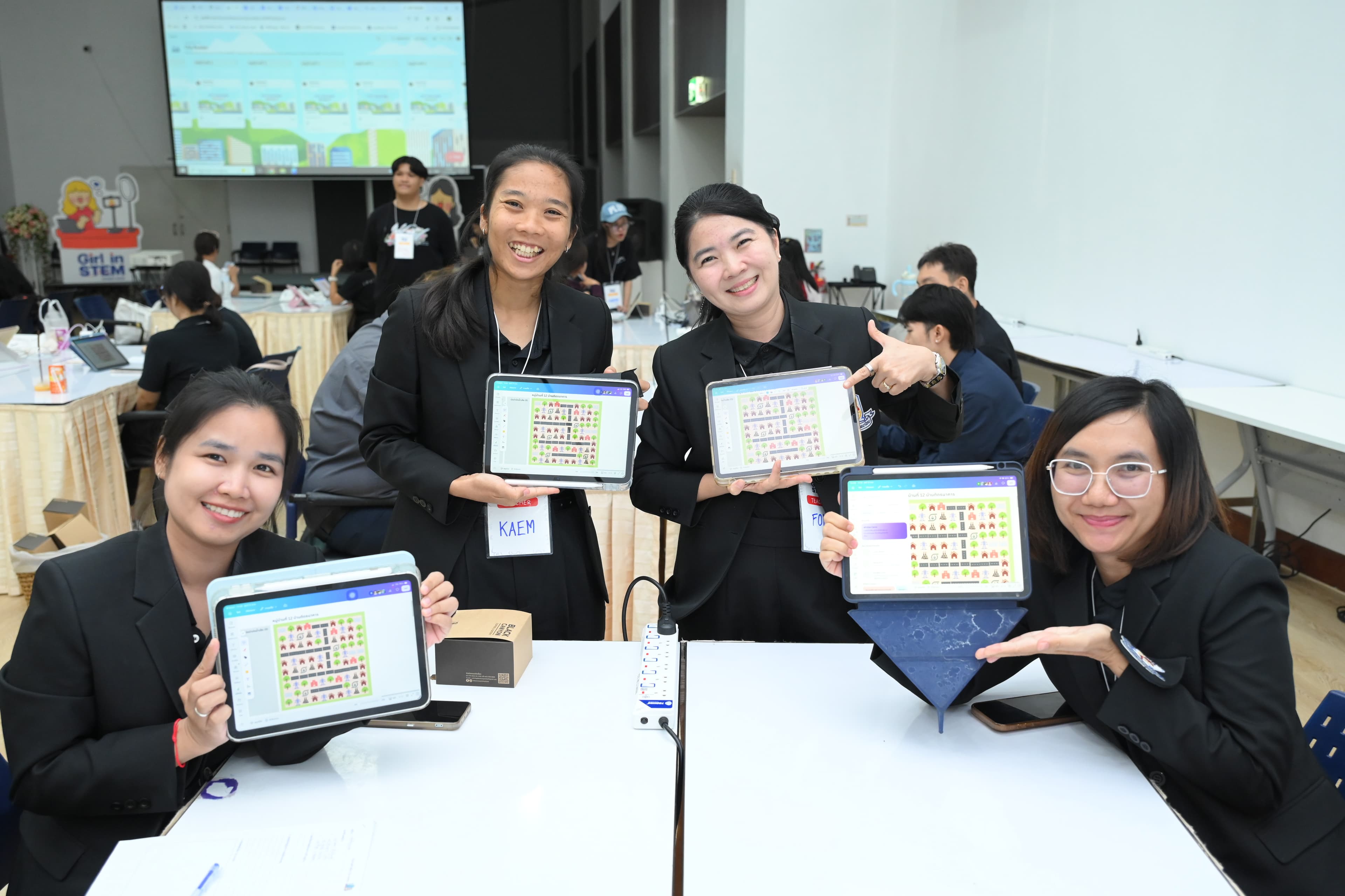 'Women Made: Girl in STEM 2026' sparks Female Students' Interest in STEM Careers (7)