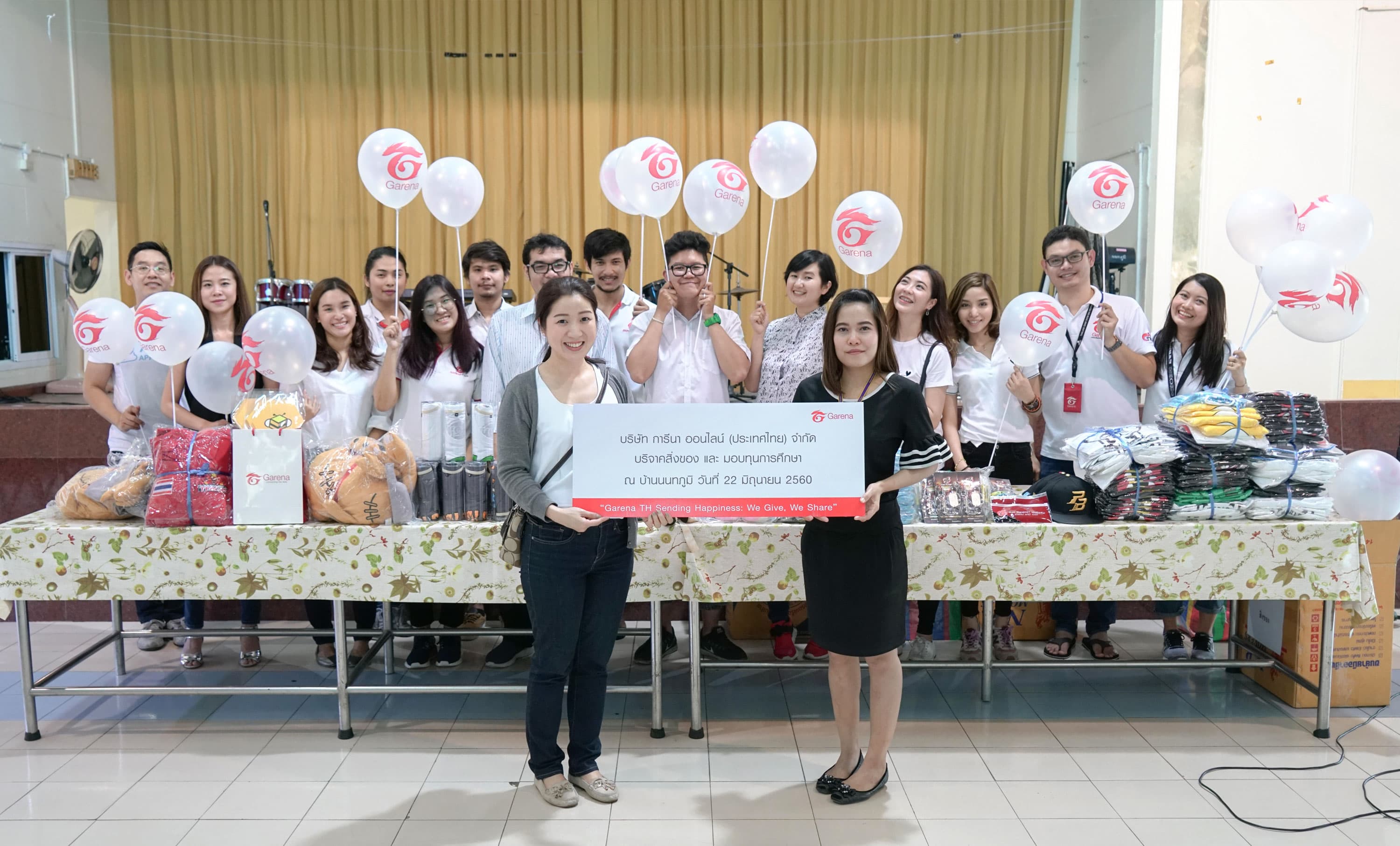 Garena holds activity for children with disabilities (1)