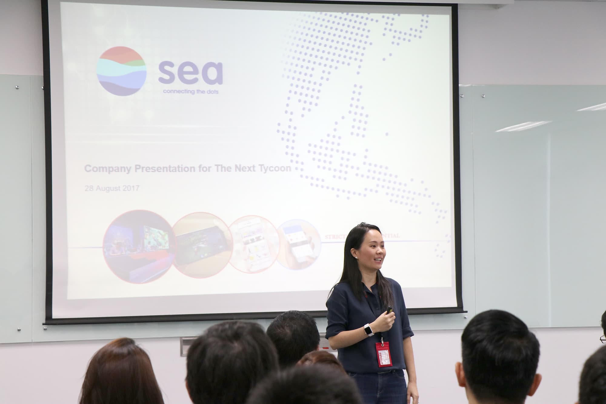 Young etrepreneurs make valuable connections during Sea Thailand company visit (2)
