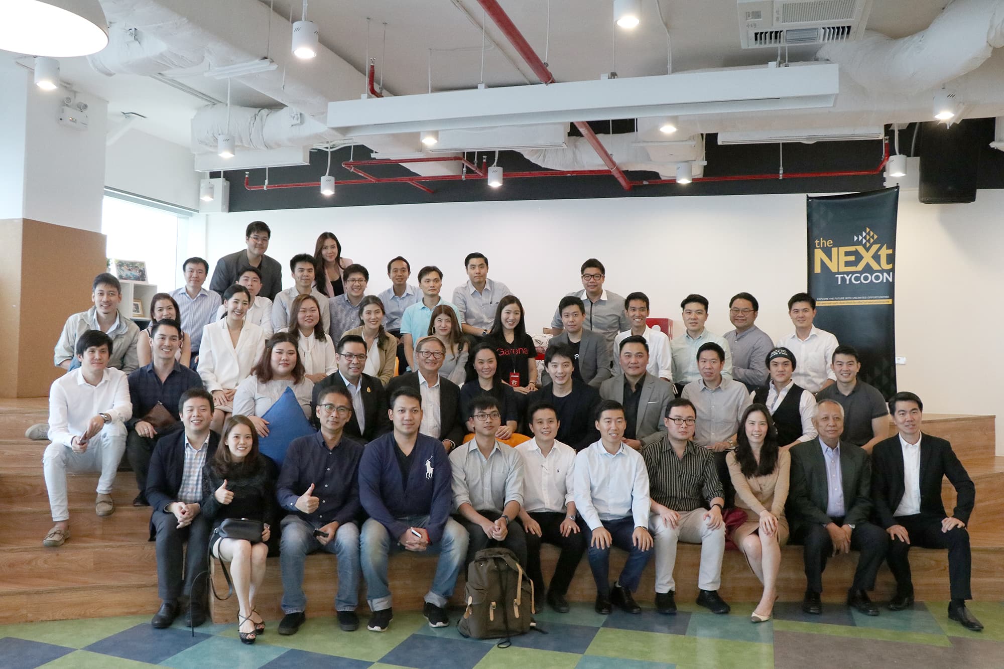 Young etrepreneurs make valuable connections during Sea Thailand company visit (1)